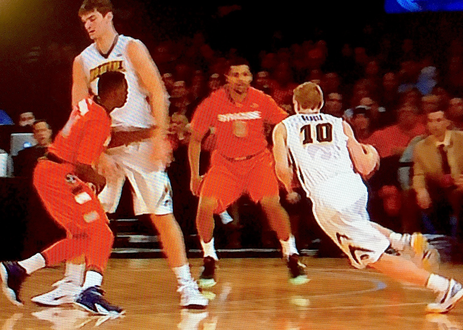 Syracuse Survives Late Iowa Comeback in NYC, Wins 66-63