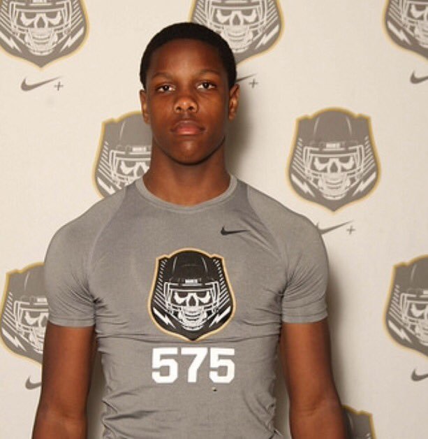 2018 WR Jasiah Provillon Talks To The Fizz