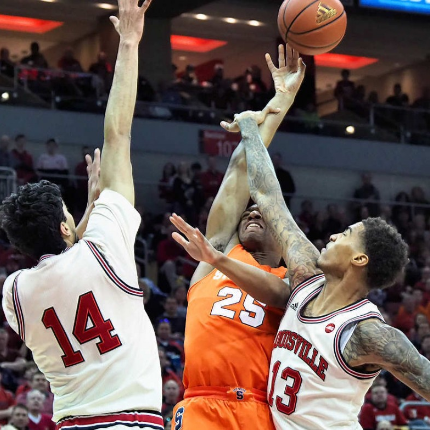 No. 7 Louisville Incinerates Syracuse, 88-68