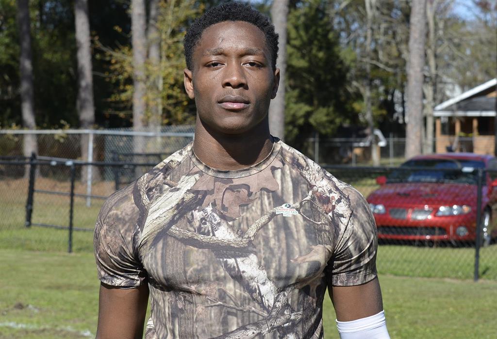 Syracuse Offers Four Football Recruits Wednesday