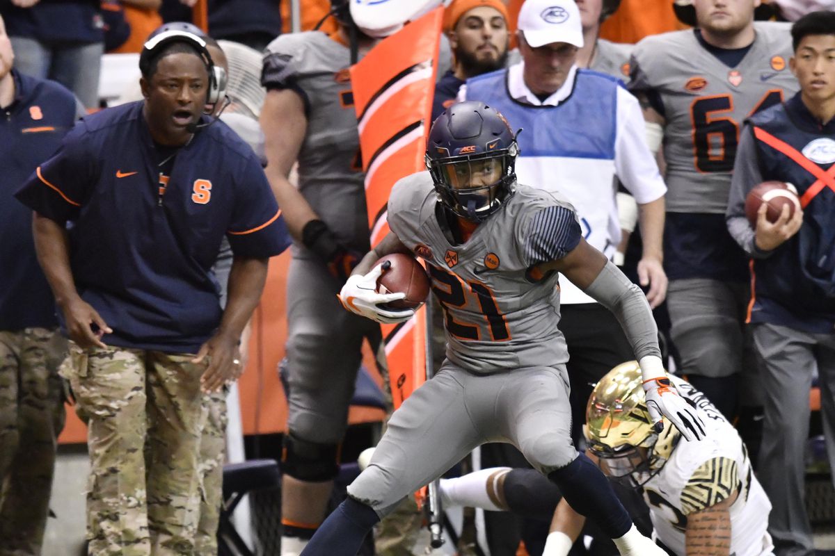 All Eyes on Syracuse Running Back Moe Neal