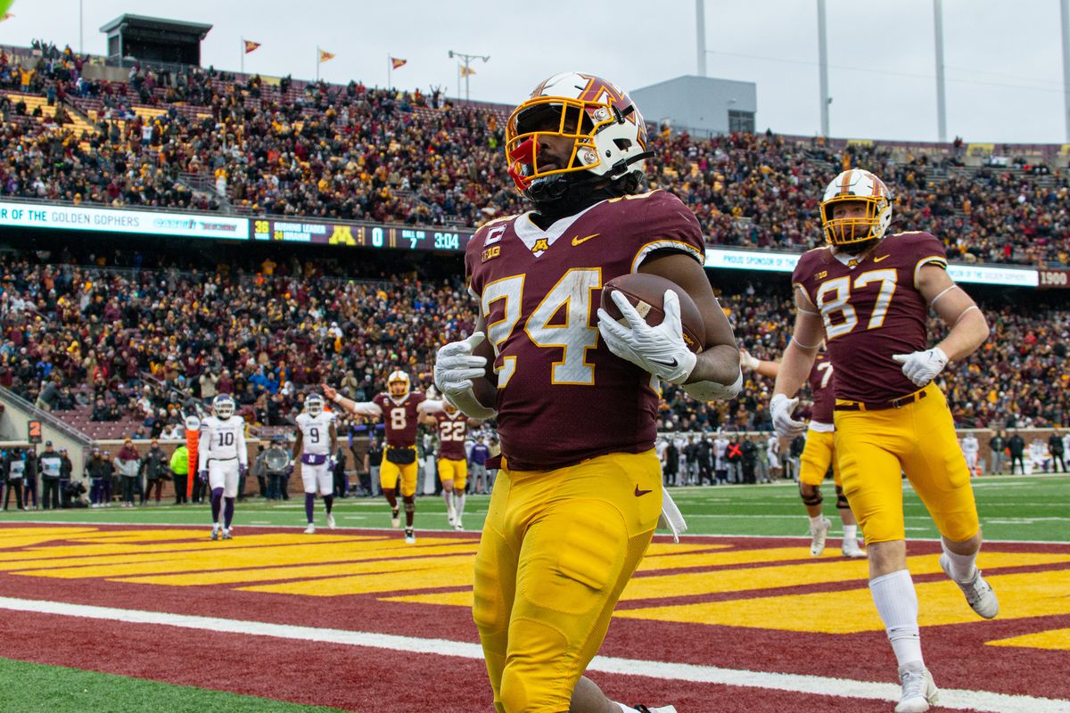 How does Syracuse take down Minnesota in the Pinstripe Bowl?