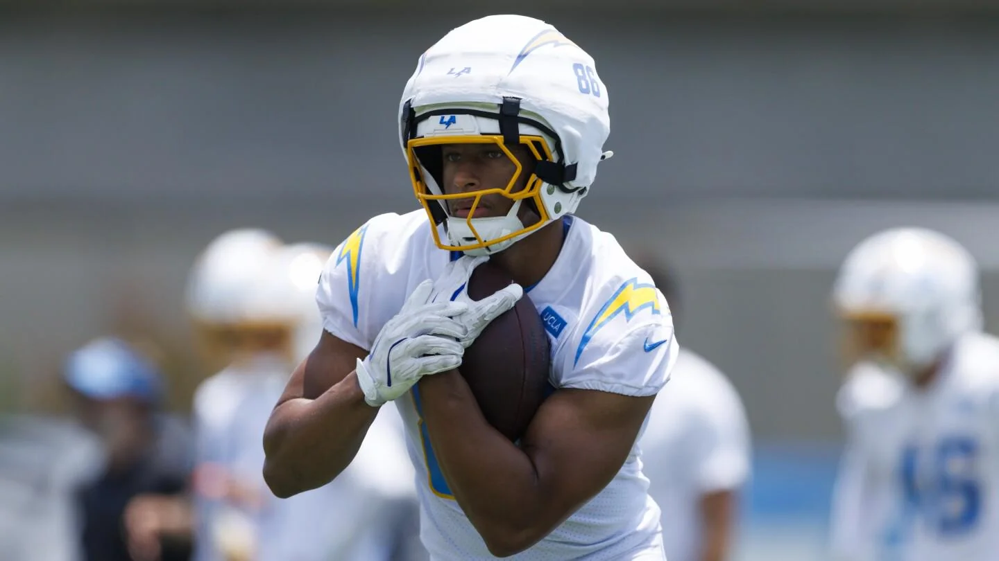 Former Syracuse Tight End Oronde Gadsden II Posts Historic Game, Turns Heads Across NFL